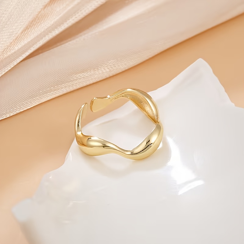 Women's INS Style Minimalist Wave Ring, Golden Open Design
